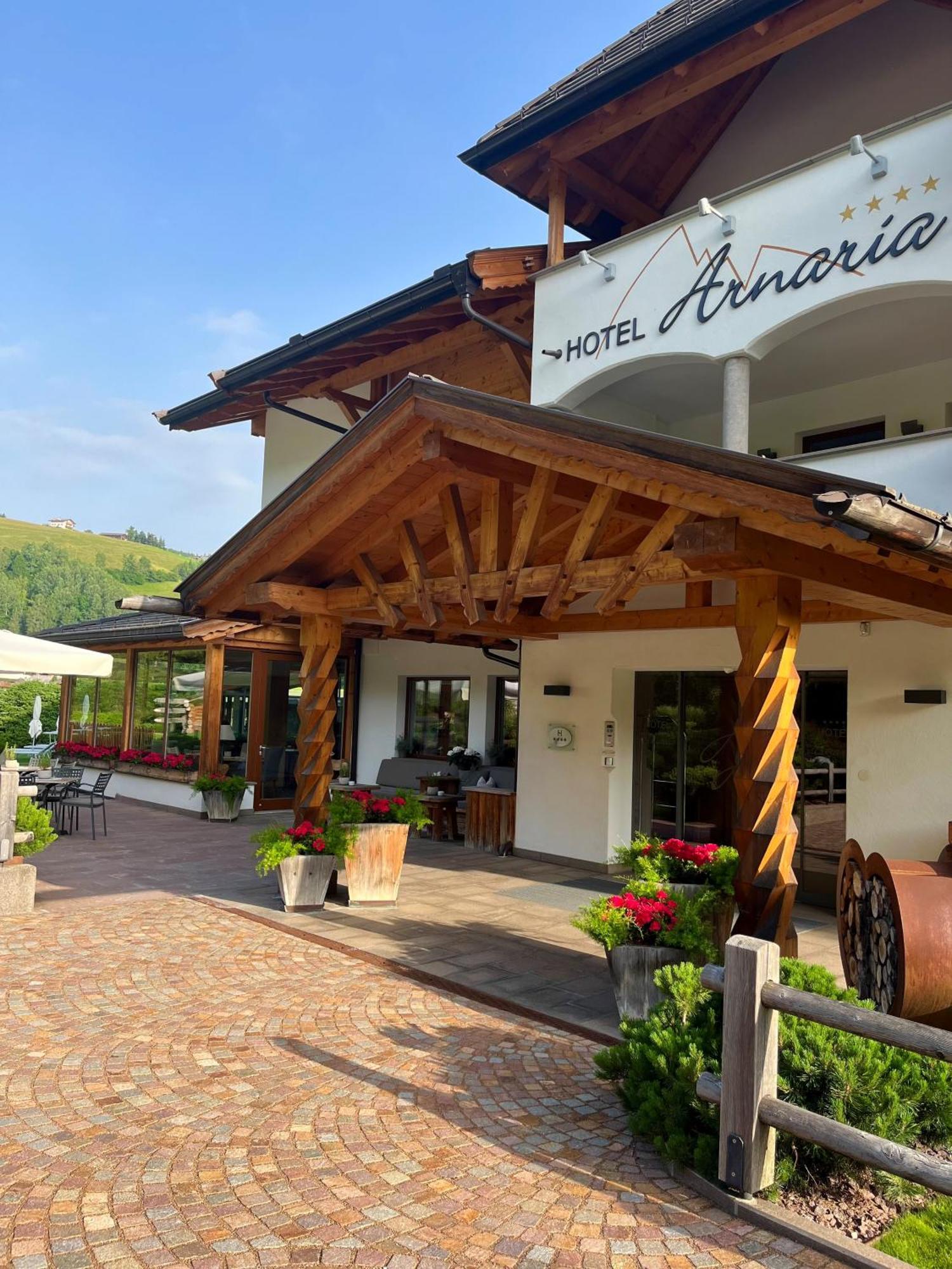 Hotel Arnaria 4*