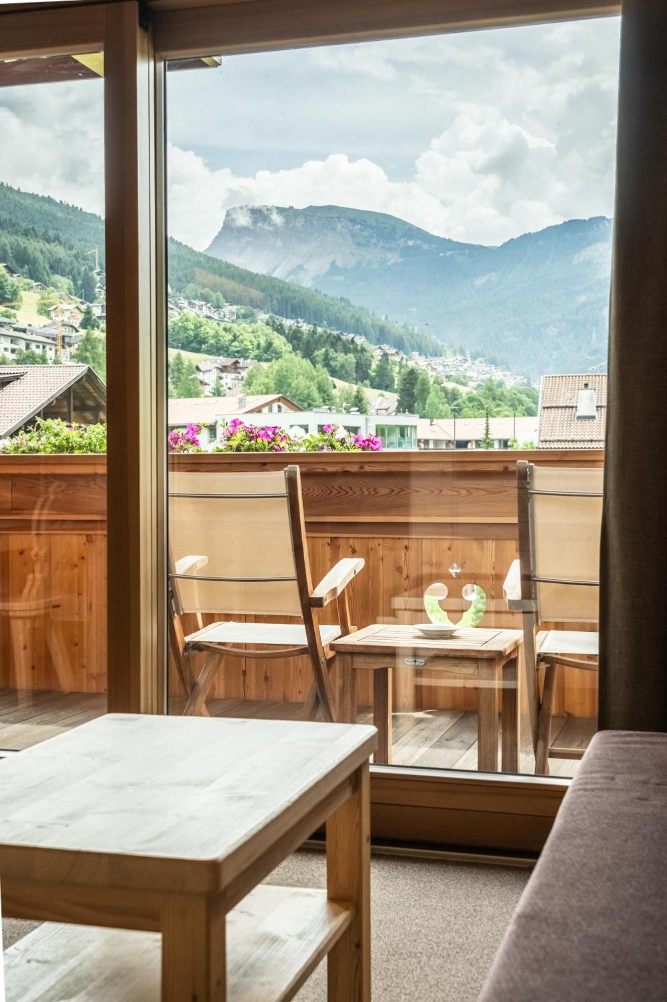 Arnaria Hotel 4*