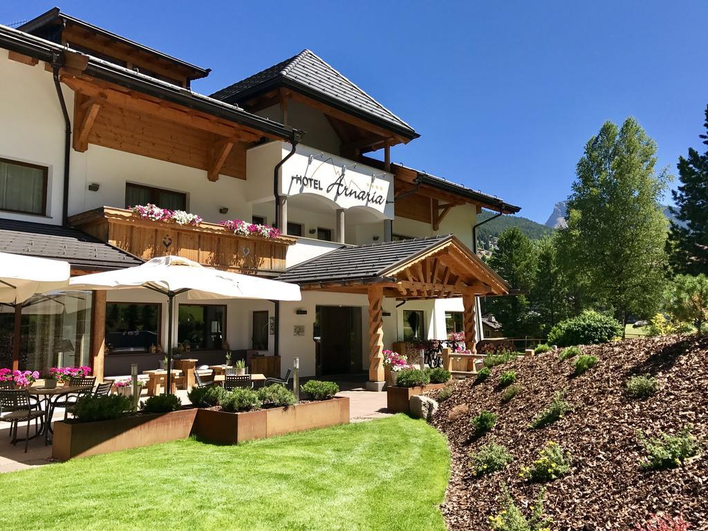 Arnaria Hotel